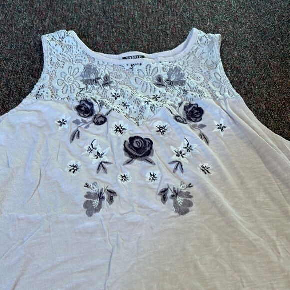 Torrid size 3 floral tank top - Picture 5 of 7